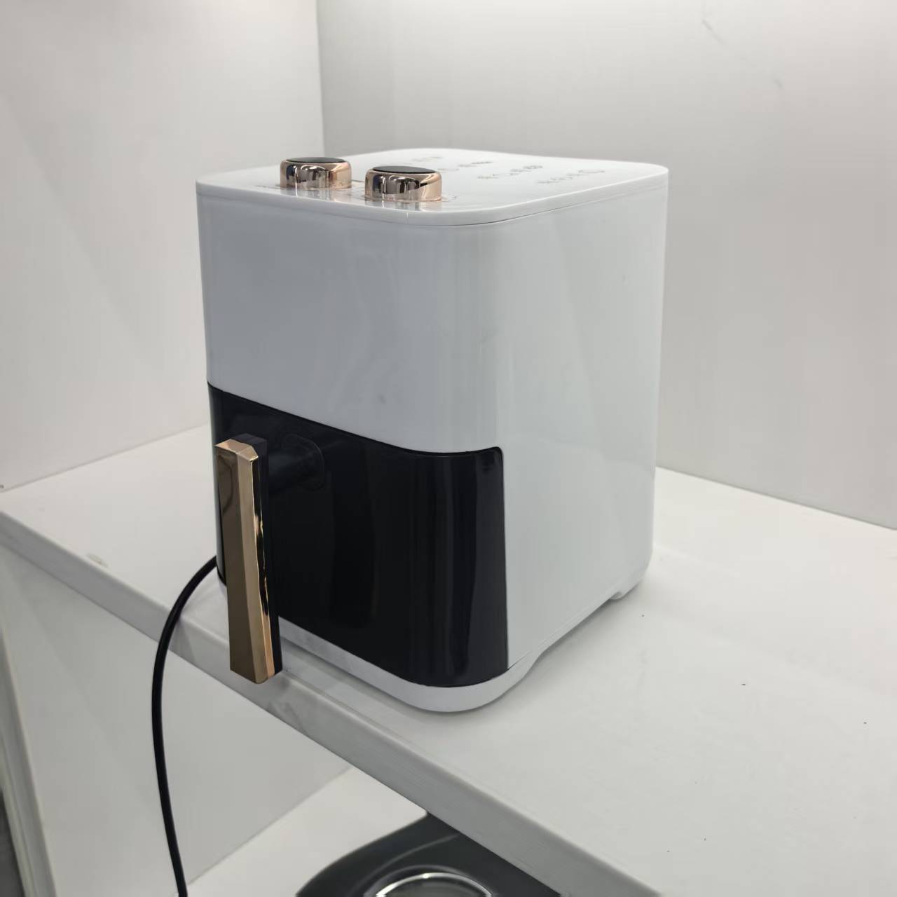 White Visual Air Fryer | Premium Kitchen Appliance Factory Wholesale